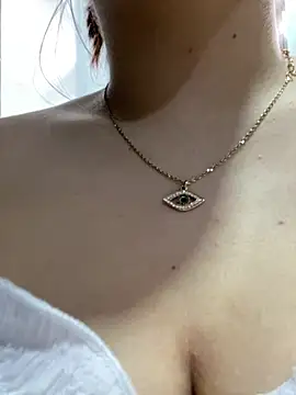 Snapshot of SophiaLaurens chatting on 03-09-25, 02:32 SophiaLaurens online show from 03-09-25, 02:32