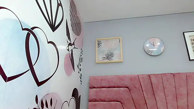 ValeriaAguilar online show from 01-10-25, 05:24