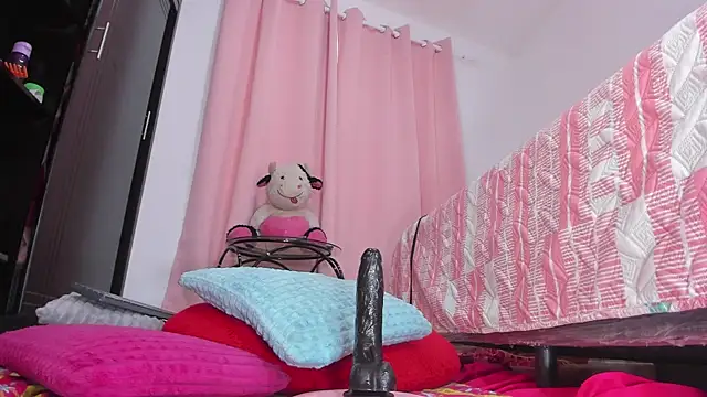 msschloee  online show from 02-18-25, 10:25