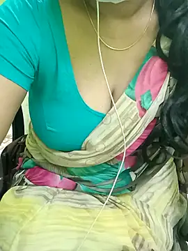 Snapshot of Aishu-tamil09 chatting on 01-24-25, 03:02 Aishu-tamil09 online show from 01-24-25, 03:02