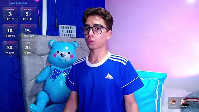 OwenBluee online show from 01-24-25, 05:31