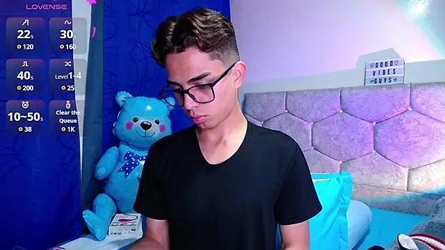 OwenBluee online show from 02-13-25, 10:43