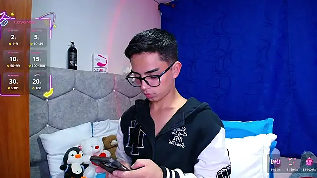 OwenBluee online show from 09-14-25, 09:25