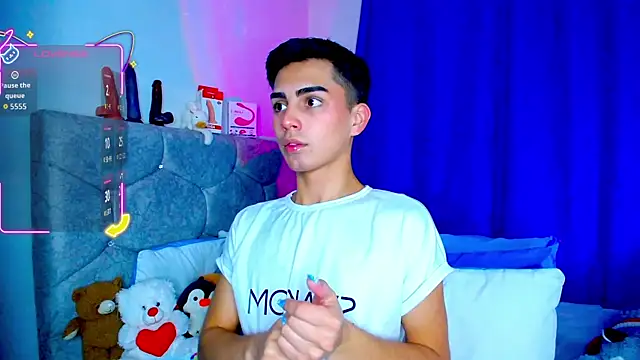 OwenBluee online show from 10-22-25, 06:57