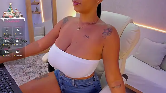 anahi ryan  online show from 12-22-24, 02:06