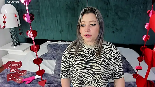 Snapshot of PandoraB_ chatting on 02-17-25, 11:23 PandoraB online show from 02-17-25, 11:23