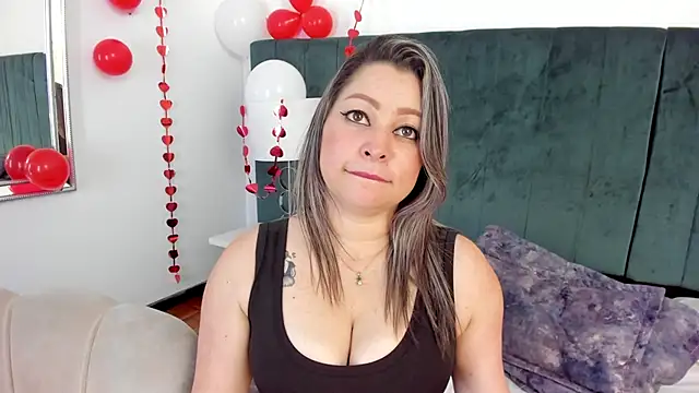 Snapshot of PandoraB_ chatting on 02-28-25, 05:26 PandoraB online show from 02-28-25, 05:26