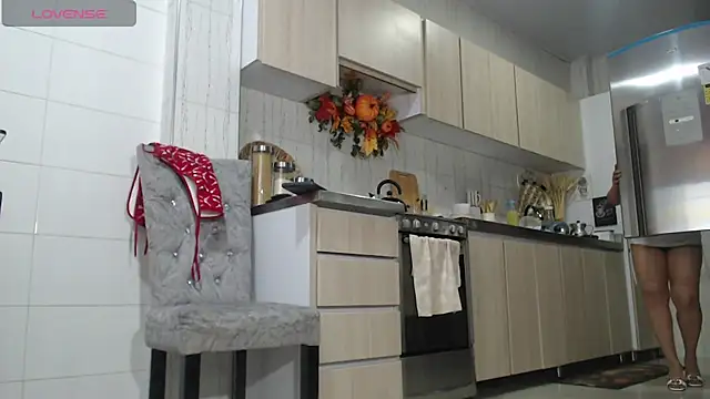 Jadeee  online show from 10-07-25, 08:39