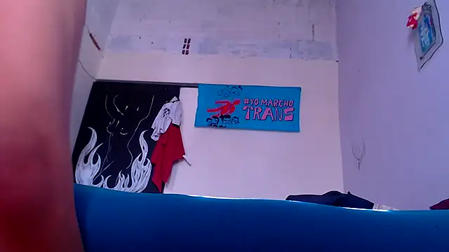 Snapshot of Zafiro_subversiva chatting on 02-21-26, 08:32 Zafiro subversiva online show from 02-21-26, 08:32