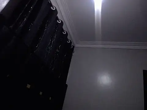 Snapshot of Cute_camilaa chatting on 11-18-25, 06:12 Cute camilaa online show from 11-18-25, 06:12