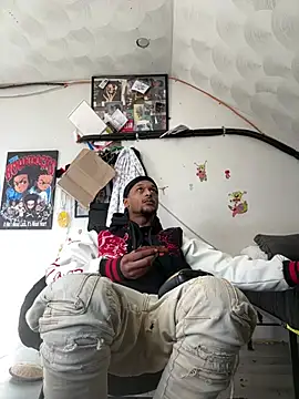 Snapshot of rayyymack chatting on 01-08-25, 06:20 rayyymack online show from 01-08-25, 06:20