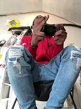 Snapshot of rayyymack chatting on 03-08-25, 07:09 rayyymack online show from 03-08-25, 07:09