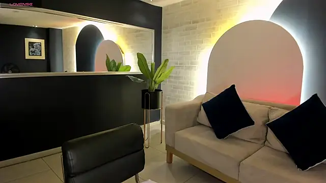 MariaHerrera  online show from 11-18-25, 09:41