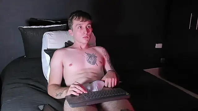 Dylanwhite23  online show from 09-11-25, 09:59