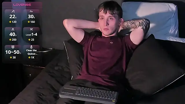 Dylanwhite23  online show from 01-06-26, 12:47