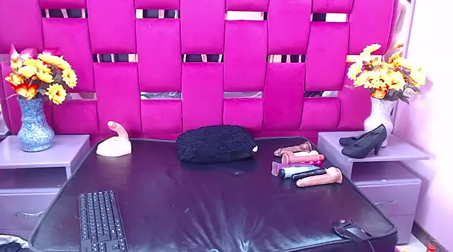 Snapshot of Lya_Anal chatting on 03-13-25, 09:10 Lya Anal online show from 03-13-25, 09:10