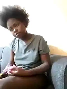 Sweetcecie01 online show from 11-21-25, 09:46