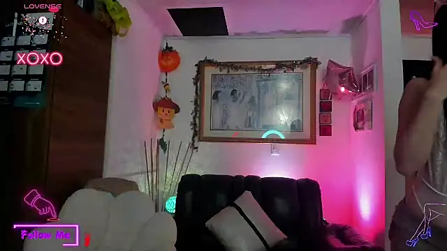 LauGrayJ online show from 03-18-25, 03:20