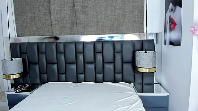 Snapshot of _cat_18 chatting on 01-03-25, 02:19  cat 18 online show from 01-03-25, 02:19