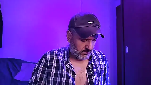 BushBator online show from 11-14-25, 05:17