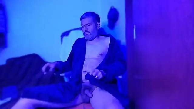 BushBator online show from 11-18-25, 06:18