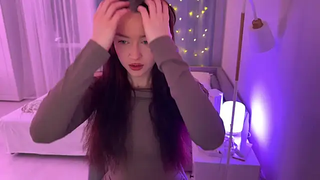 Snapshot of aveme_melissa chatting on 02-10-25, 11:23 aveme melissa online show from 02-10-25, 11:23