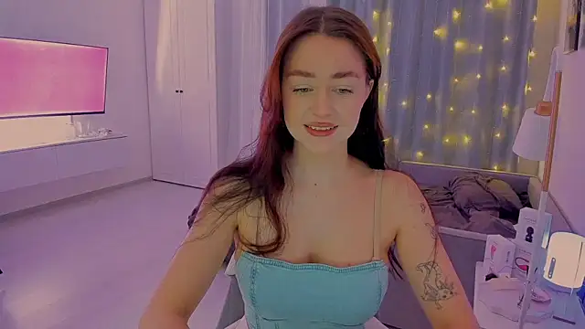 Snapshot of aveme_melissa chatting on 02-24-25, 10:47 aveme melissa online show from 02-24-25, 10:47