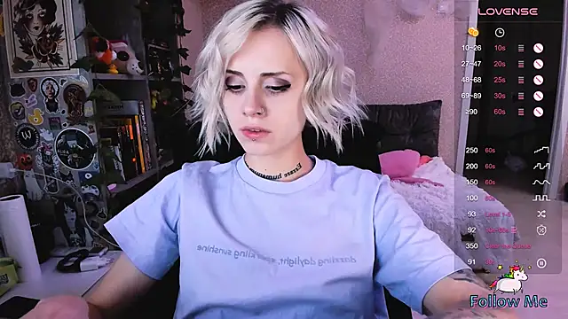 NaniMoore online show from 10-15-25, 08:42