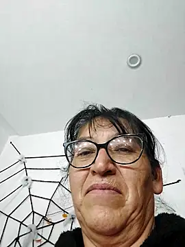 clarita 01 online show from 11-06-25, 12:44