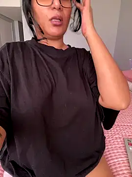 Indianbutter11 online show from 12-20-25, 10:00