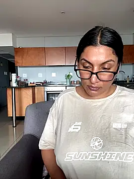 Indianbutter11 online show from 12-22-25, 06:43