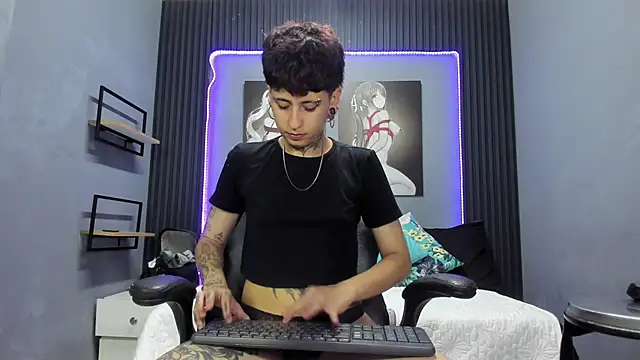 Ethan lennox online show from 10-06-25, 09:01