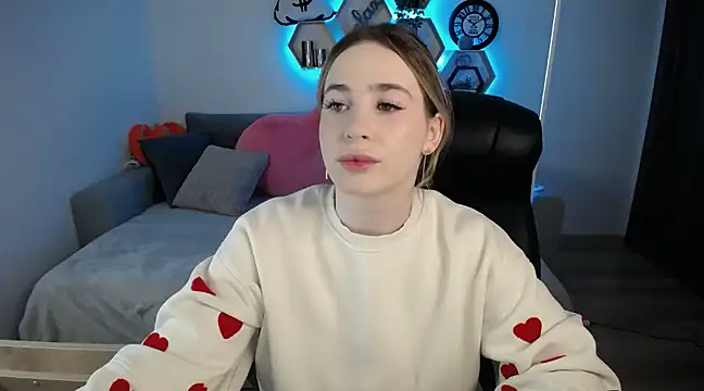 SabrinViolet online show from 03-23-25, 09:10