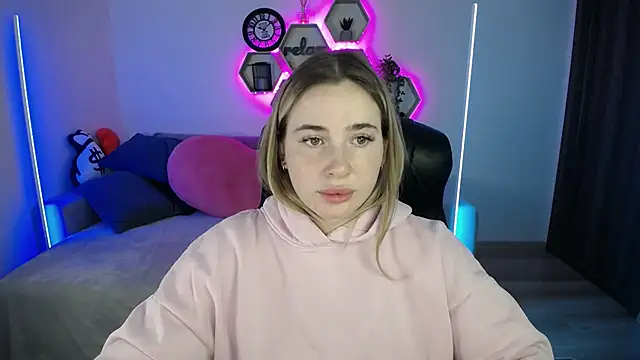 SabrinViolet online show from 09-19-25, 08:16