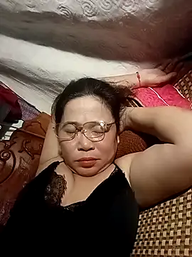 Snapshot of Sexy-asslove90 chatting on 10-19-25, 06:36 Sexy-asslove90 online show from 10-19-25, 06:36