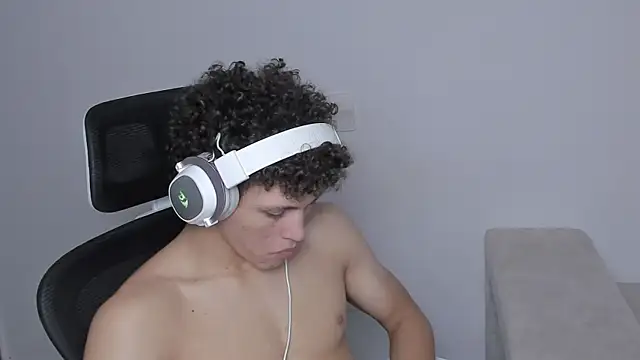 laurent nova online show from 09-18-25, 06:43