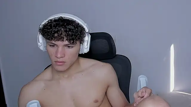 laurent nova online show from 10-26-25, 06:14