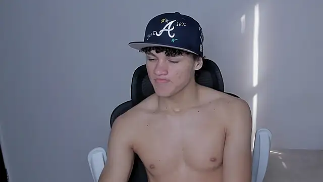 laurent nova online show from 11-30-25, 06:56