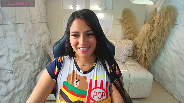 Dakotha v  online show from 04-14-26, 04:51