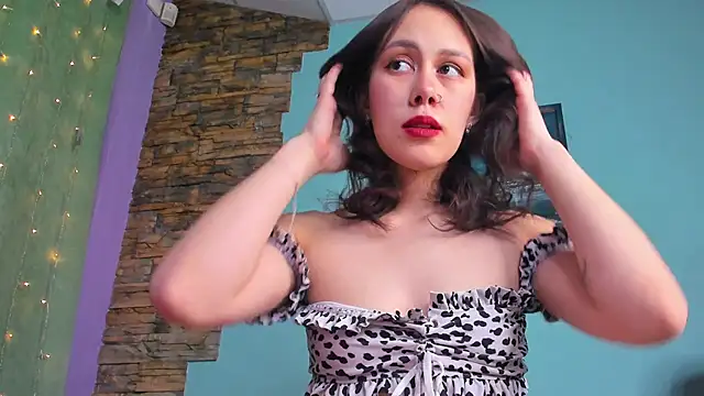 Snapshot of SofiaSolar chatting on 02-18-25, 11:22 SofiaSolar online show from 02-18-25, 11:22