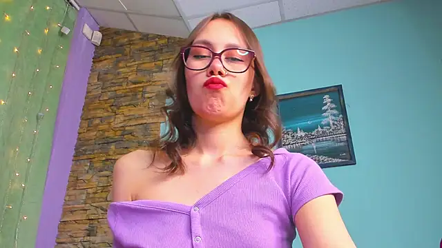 Snapshot of SofiaSolar chatting on 03-20-25, 04:29 SofiaSolar online show from 03-20-25, 04:29