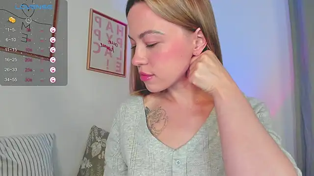 Snapshot of damn_cutie chatting on 09-28-25, 05:29 damn cutie online show from 09-28-25, 05:29