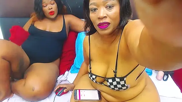 Snapshot of Brookylynbrownxx chatting on 09-25-25, 05:33 Brookylynbrownxx online show from 09-25-25, 05:33