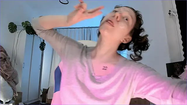 Viktoria Oliverr online show from 11-29-25, 06:49