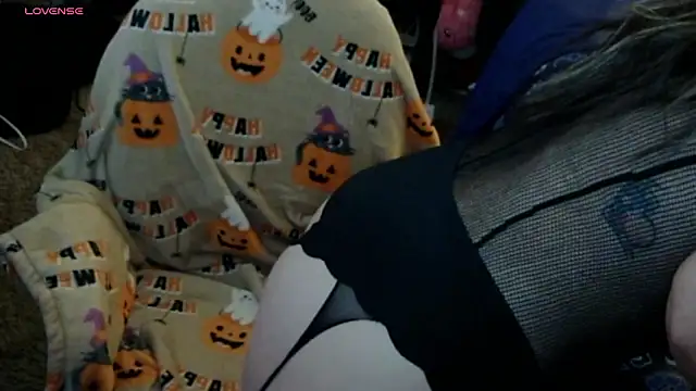 Snapshot of ziggyspice chatting on 09-11-25, 07:58 ziggyspice online show from 09-11-25, 07:58