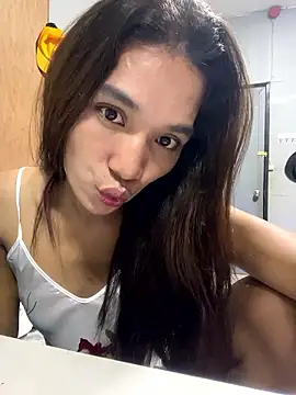 Snapshot of Ur_dreamgurl05 chatting on 01-09-26, 03:48 Ur dreamgurl05 online show from 01-09-26, 03:48