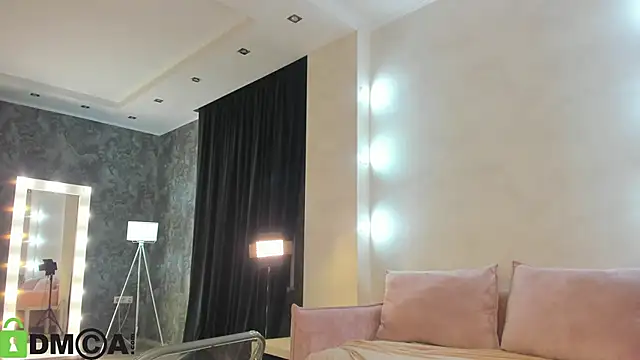 Ruth Oliver online show from 10-19-25, 12:44