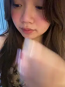 Hotellinh12 online show from 12-20-25, 10:55