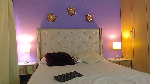 Kim and Mia online show from 03-13-25, 04:45