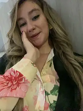 Snapshot of MaryDeniro chatting on 01-28-25, 10:34 MaryDeniro online show from 01-28-25, 10:34